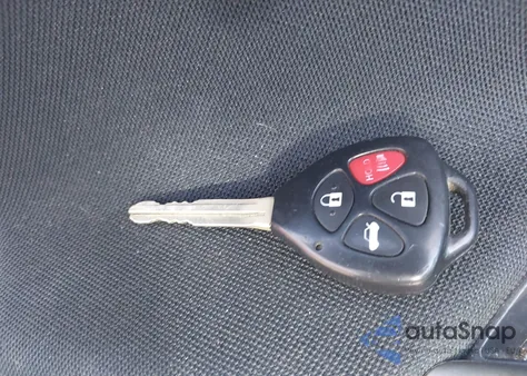 2010 Toyota Corolla S z USA, uszkodzony, nr VIN 2T1BU4EE2AC316189